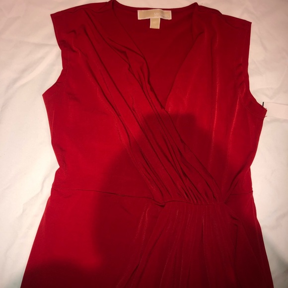 Red Dress - Picture 4 of 7